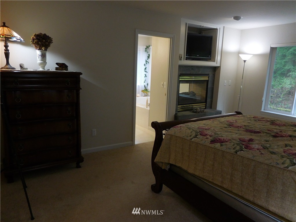 17109 111th Avenue Northeast Bothell, WA 98011 - Photo 14 of 23 Gallery Image 14