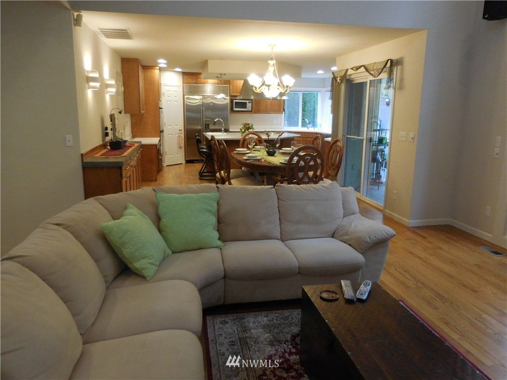 17109 111th Avenue Northeast Bothell, WA 98011 - Photo 7 of 23 Gallery Image 7