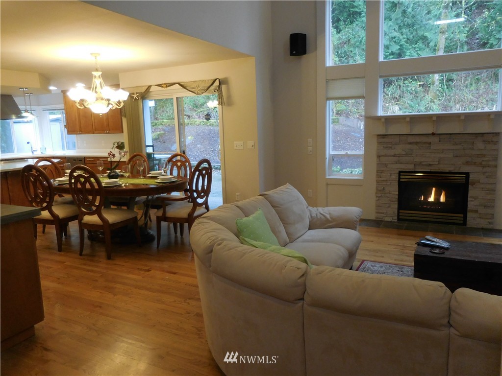 17109 111th Avenue Northeast Bothell, WA 98011 - Photo 9 of 23 Gallery Image 9