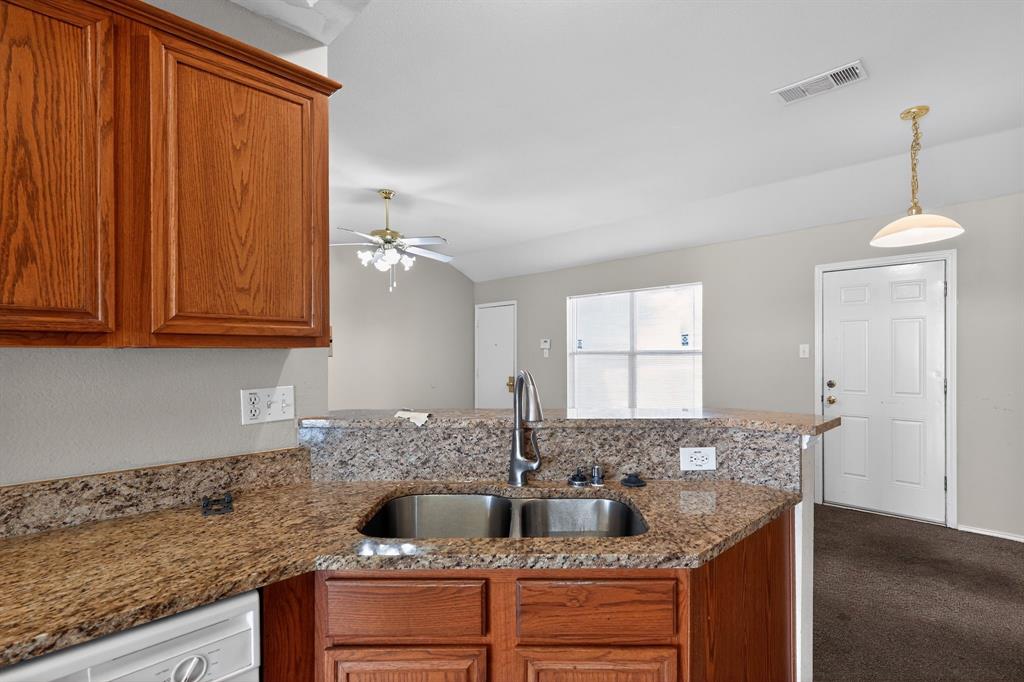1715 Reynolds Street Lancaster, TX 75134 - Photo 11 of 30