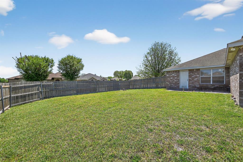 1715 Reynolds Street Lancaster, TX 75134 - Photo 27 of 30