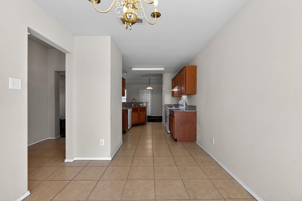 1715 Reynolds Street Lancaster, TX 75134 - Photo 7 of 30