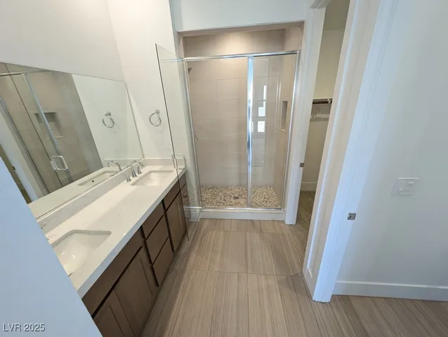 $2,700 | 675 Agate Bridge Street, Las Vegas, NV 89138