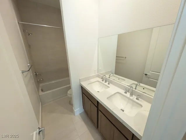 $2,700 | 675 Agate Bridge Street, Las Vegas, NV 89138