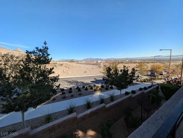 $2,700 | 675 Agate Bridge Street, Las Vegas, NV 89138