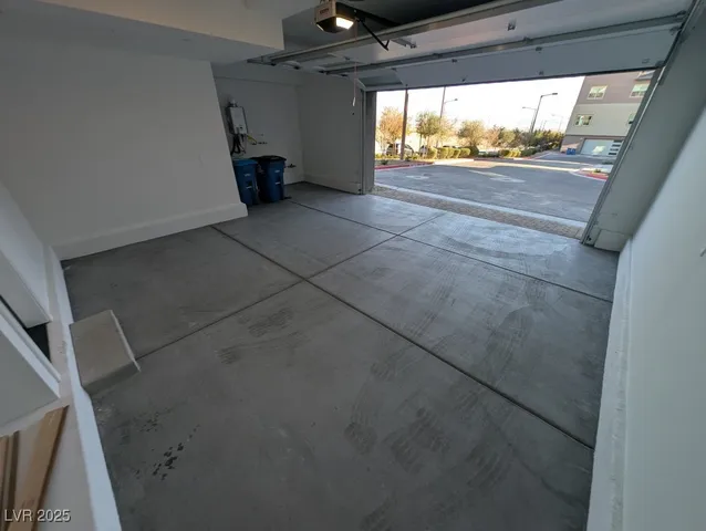 $2,700 | 675 Agate Bridge Street, Las Vegas, NV 89138