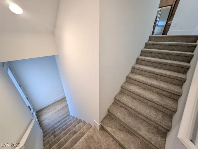 $2,700 | 675 Agate Bridge Street, Las Vegas, NV 89138