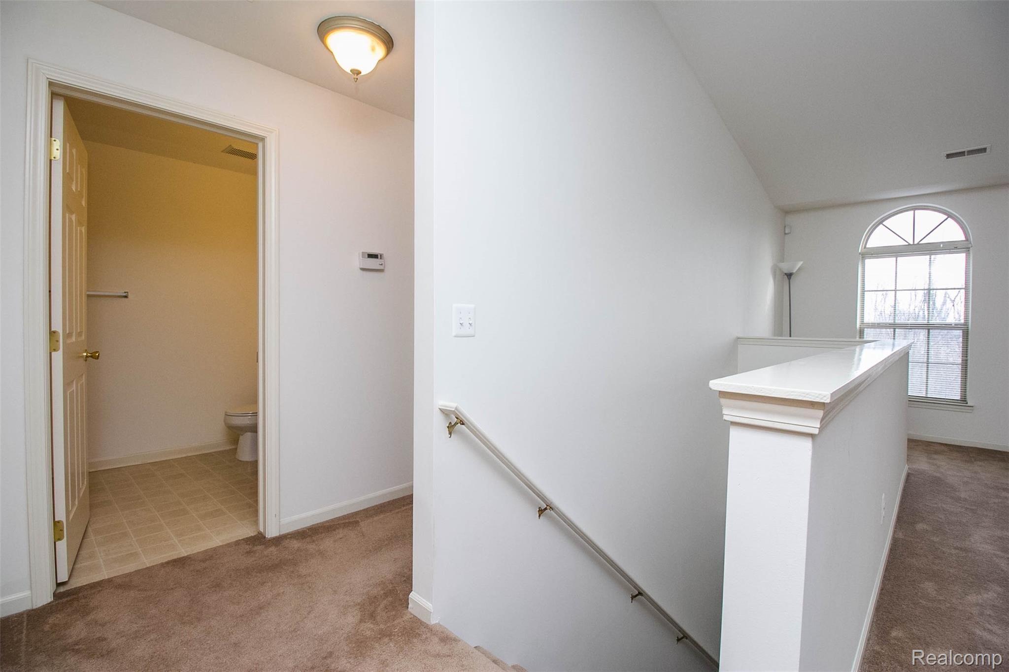 11778 Farmington Road, Unit 48 Livonia, MI 48150 - Photo 4 of 25 4.jpg