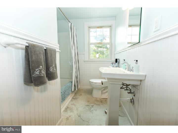 2791 Quakerbridge Road Hamilton, NJ 08619 - Photo 12 of 24 Bathroom