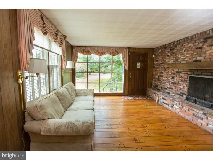 2791 Quakerbridge Road Hamilton, NJ 08619 - Photo 9 of 24 Family Room