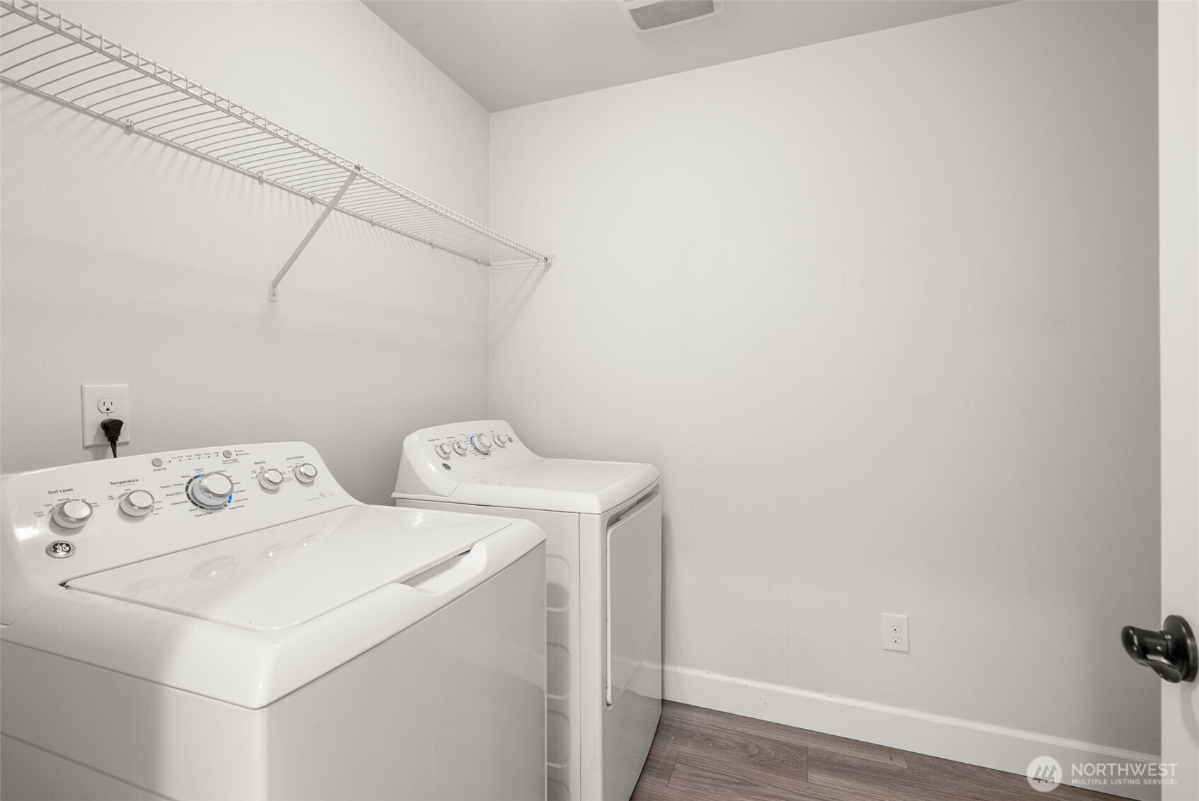 15696 Washington Street Sumner, WA 98390 - Photo 22 of 29 a utility room with dryer and washer