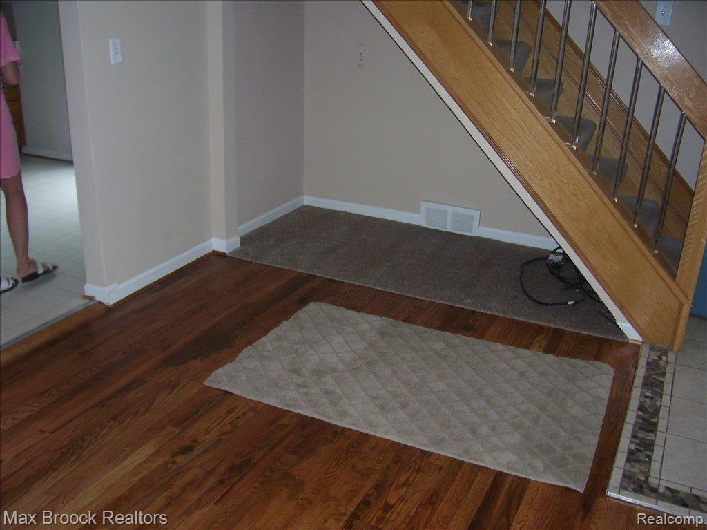 3412 Normandy Road Royal Oak, MI 48073 - Photo 8 of 10 102_0685.JPG