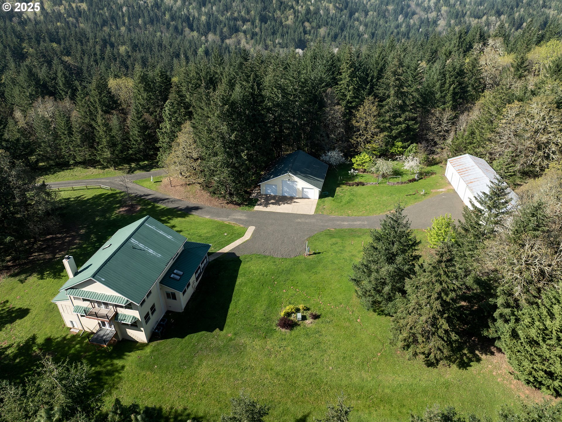 17234 Oakdale Road Dallas, OR 97338 - Photo 2 of 45 a view of yard with green space