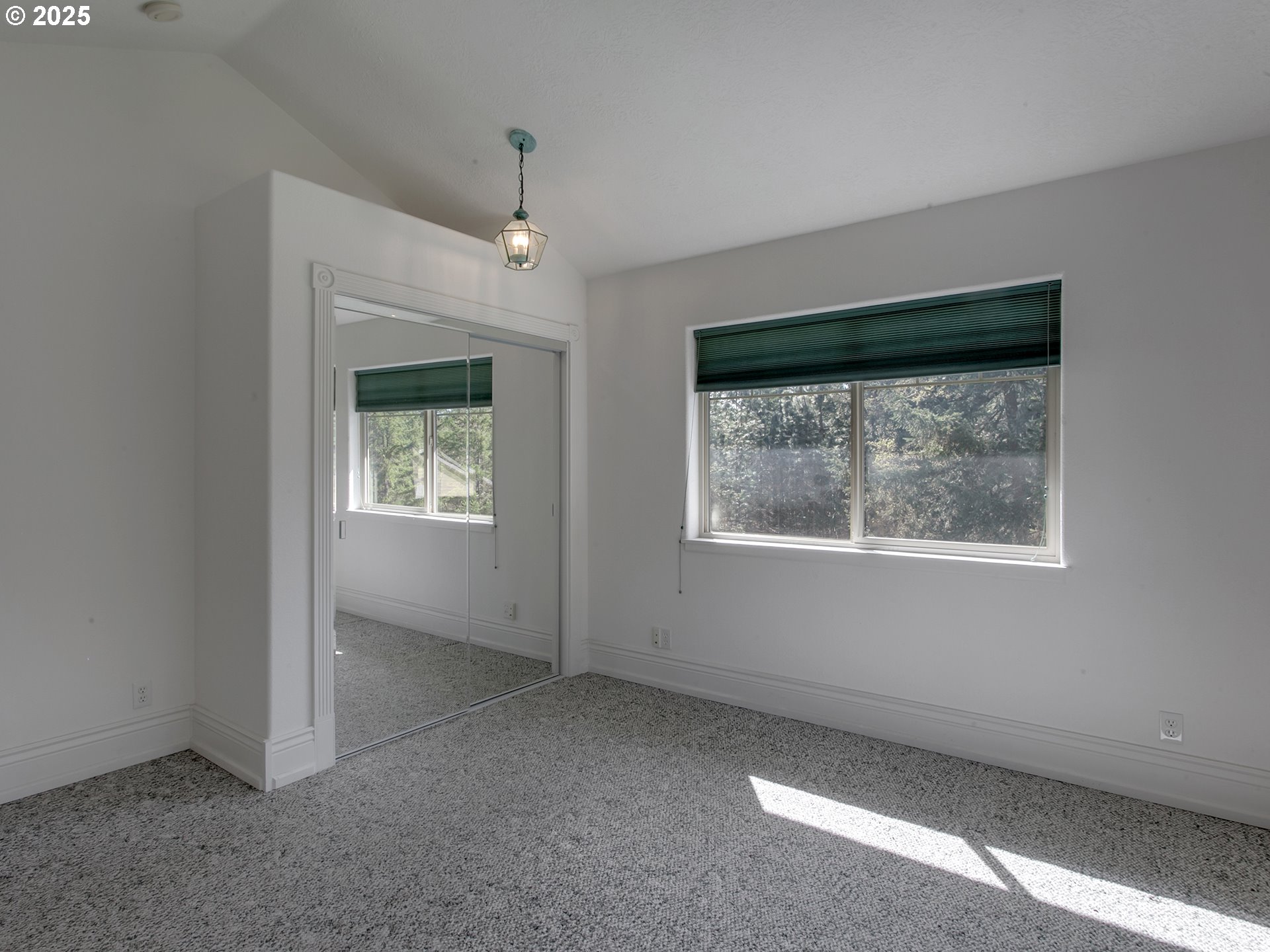17234 Oakdale Road Dallas, OR 97338 - Photo 25 of 45 an empty room with a window