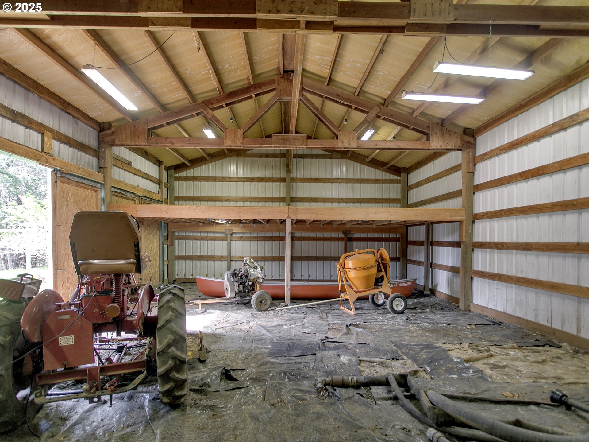 17234 Oakdale Road Dallas, OR 97338 - Photo 32 of 45 a view of a room with gym equipment