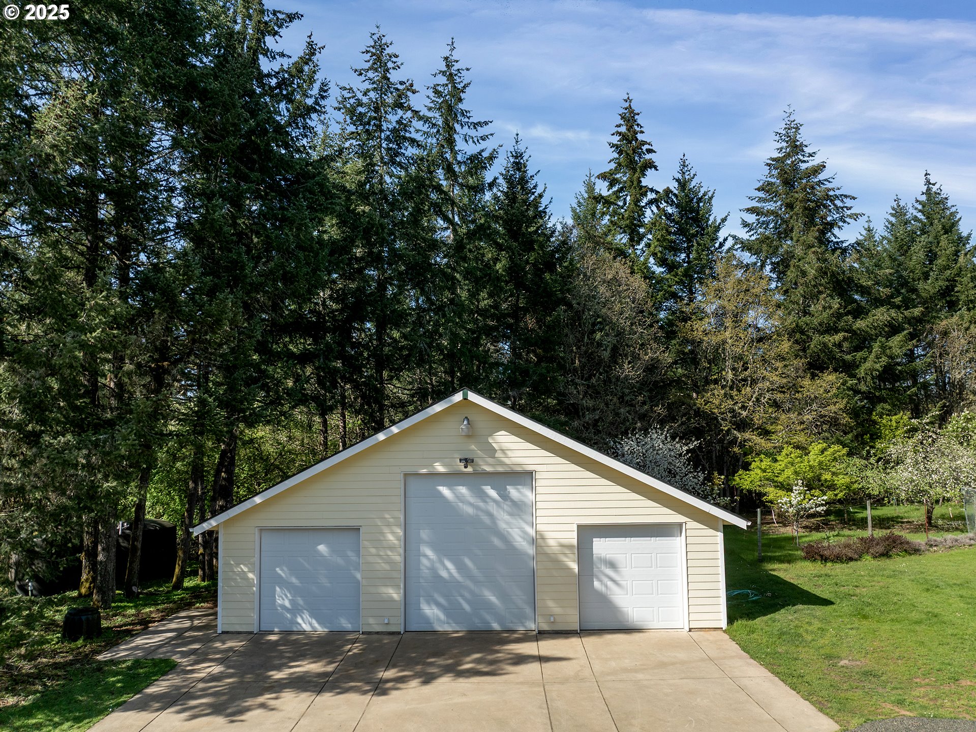 17234 Oakdale Road Dallas, OR 97338 - Photo 41 of 45 a roof view