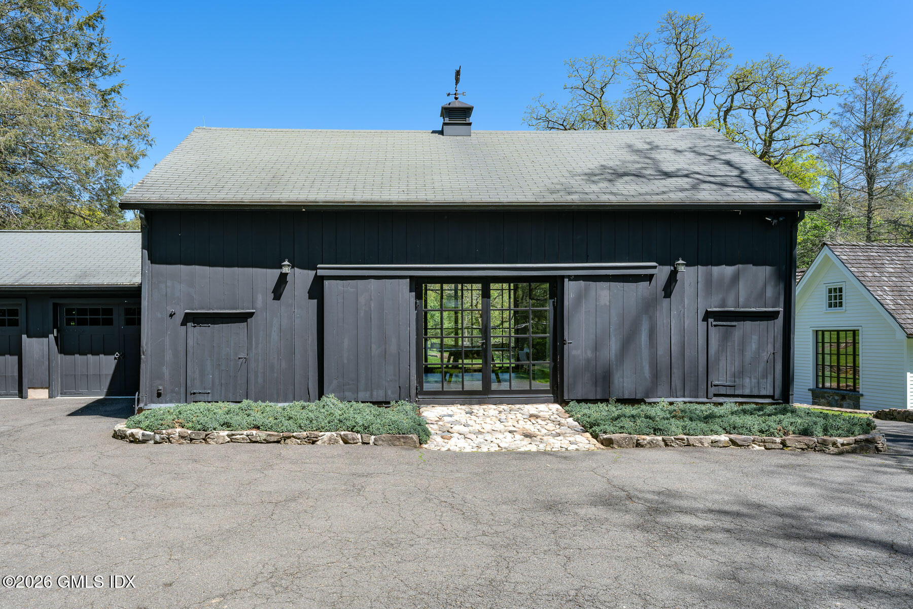640 Round Hill Road Greenwich, CT 06831 - Photo 28 of 60 Barn