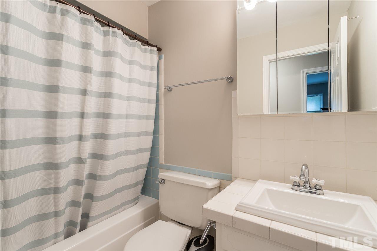 216 Northclift Drive Raleigh, NC 27609 - Photo 7 of 17 Gallery Image 7