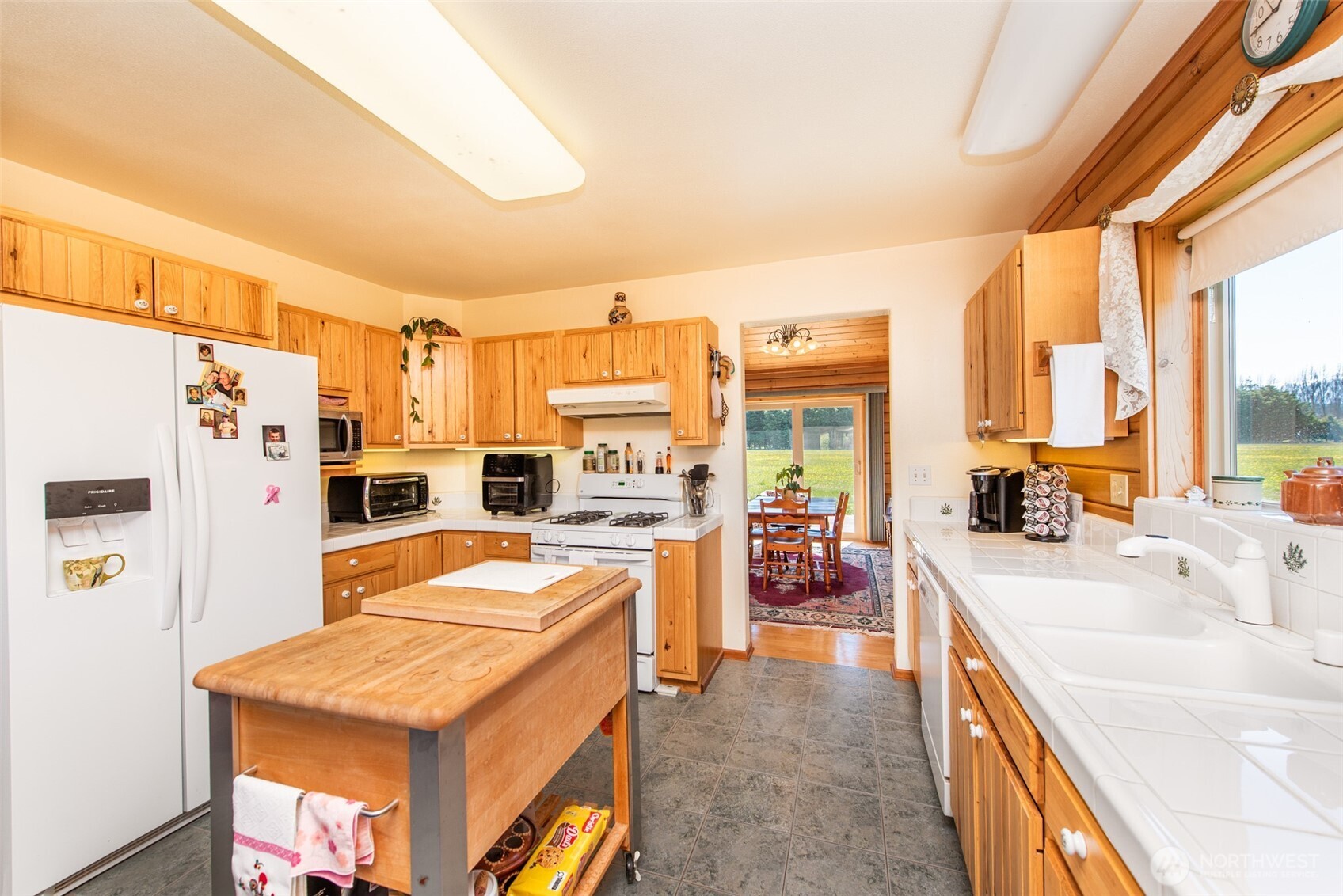 1688 Finn Hall Road Port Angeles, WA 98362 - Photo 9 of 38