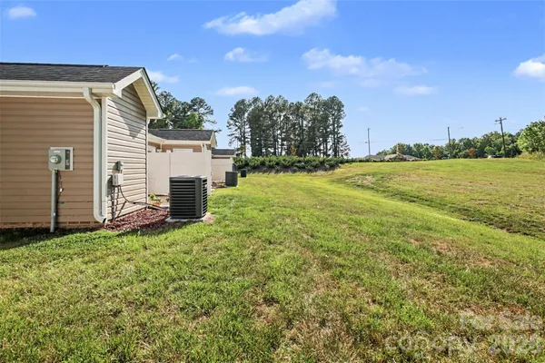 $274,990 | 105 Oak Ridge Drive, Archdale, NC 27263