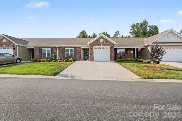 $274,990 | 105 Oak Ridge Drive, Archdale, NC 27263