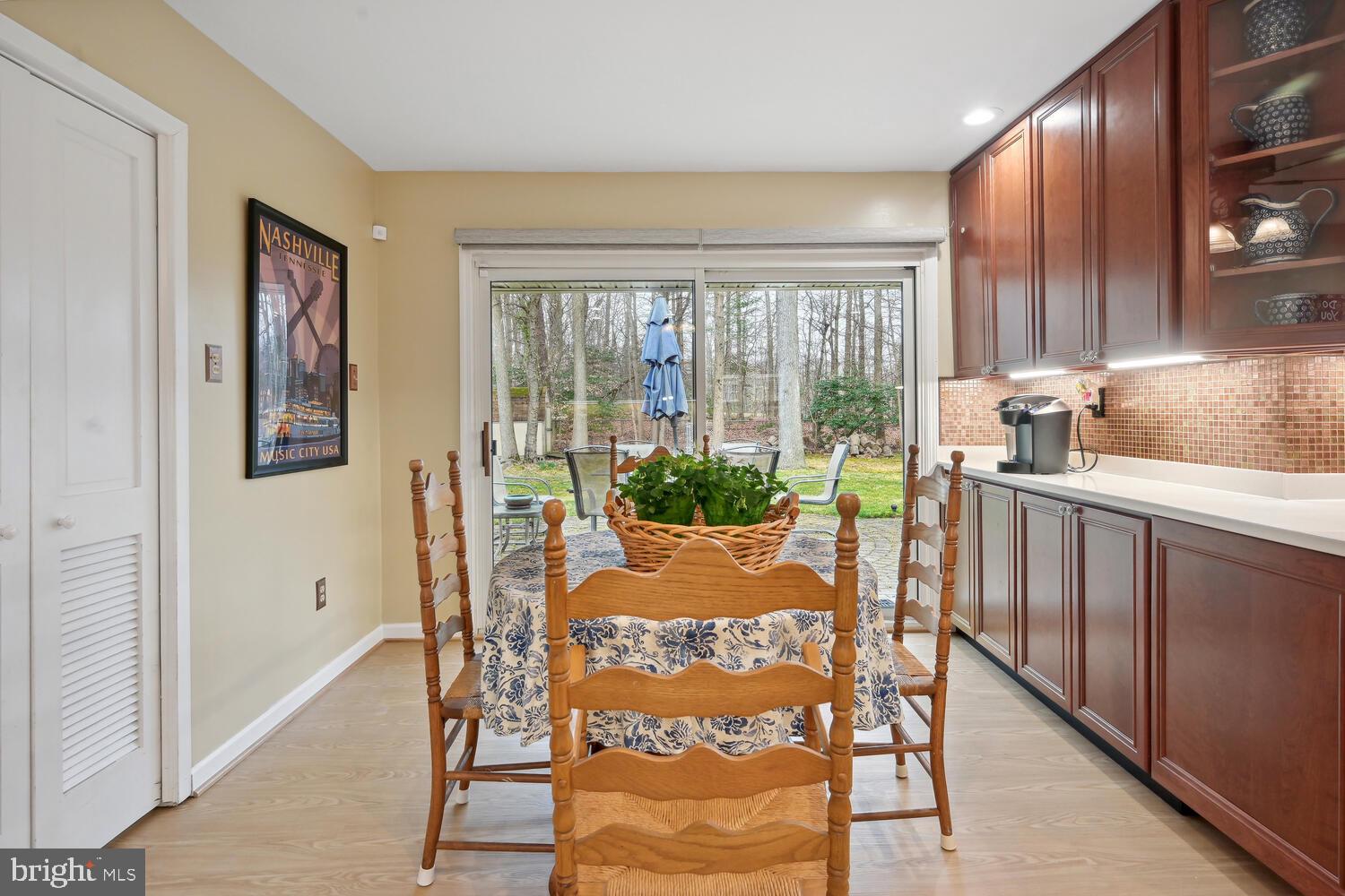 8759 Oxwell Lane Laurel, MD 20708 - Photo 11 of 42 Eat in Kitcen area