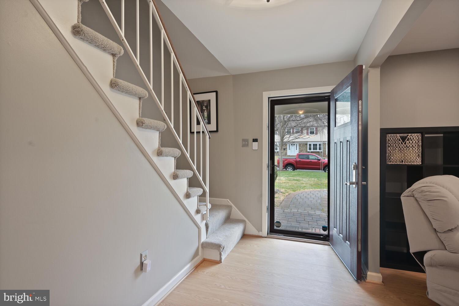 8759 Oxwell Lane Laurel, MD 20708 - Photo 4 of 42 Welcoming Foyer
