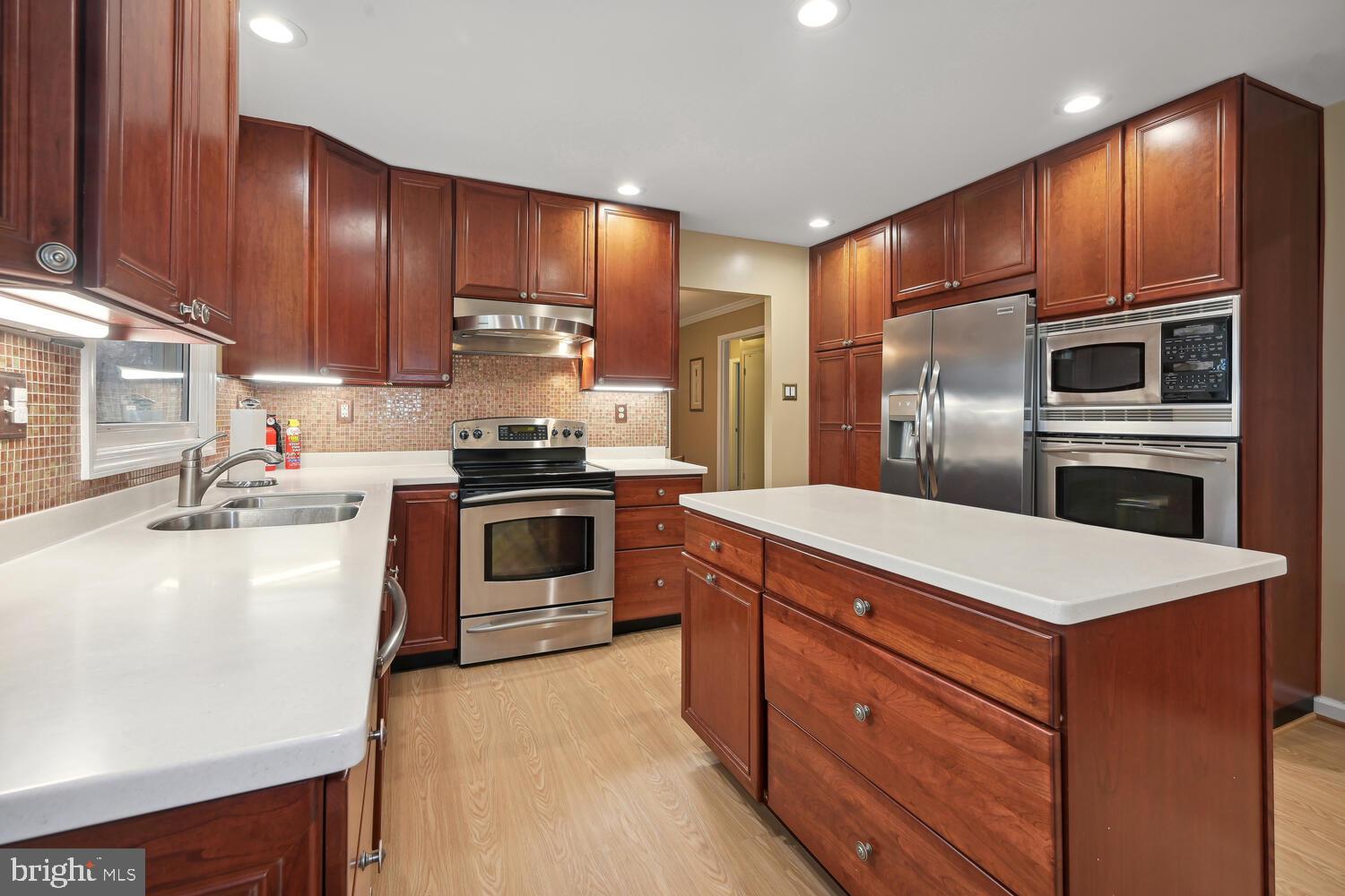 8759 Oxwell Lane Laurel, MD 20708 - Photo 10 of 42 Kitchen