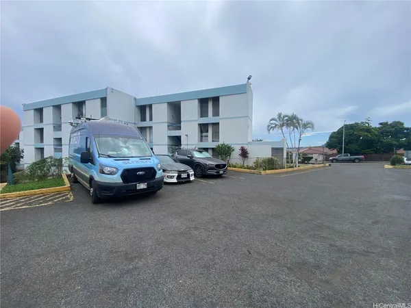 $2,500 | 94-249 Waikele Road, Unit C315, Waipahu, HI 96797