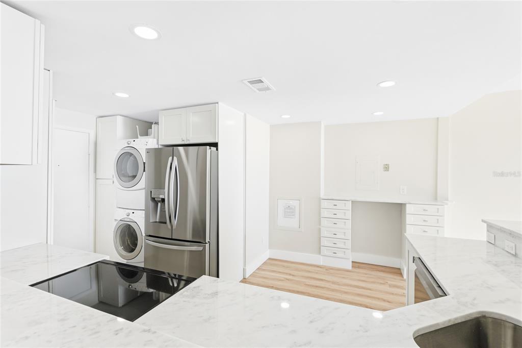 601 Longboat Club Road, Unit 504S Longboat Key, FL 34228 - Photo 7 of 32