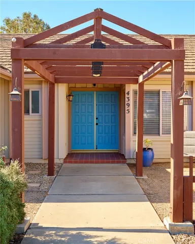 a view of entrance front of the house
