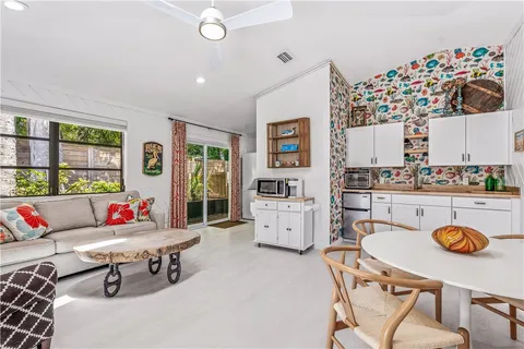 $949,900 | 670 Cypress Road, Vero Beach, FL 32963