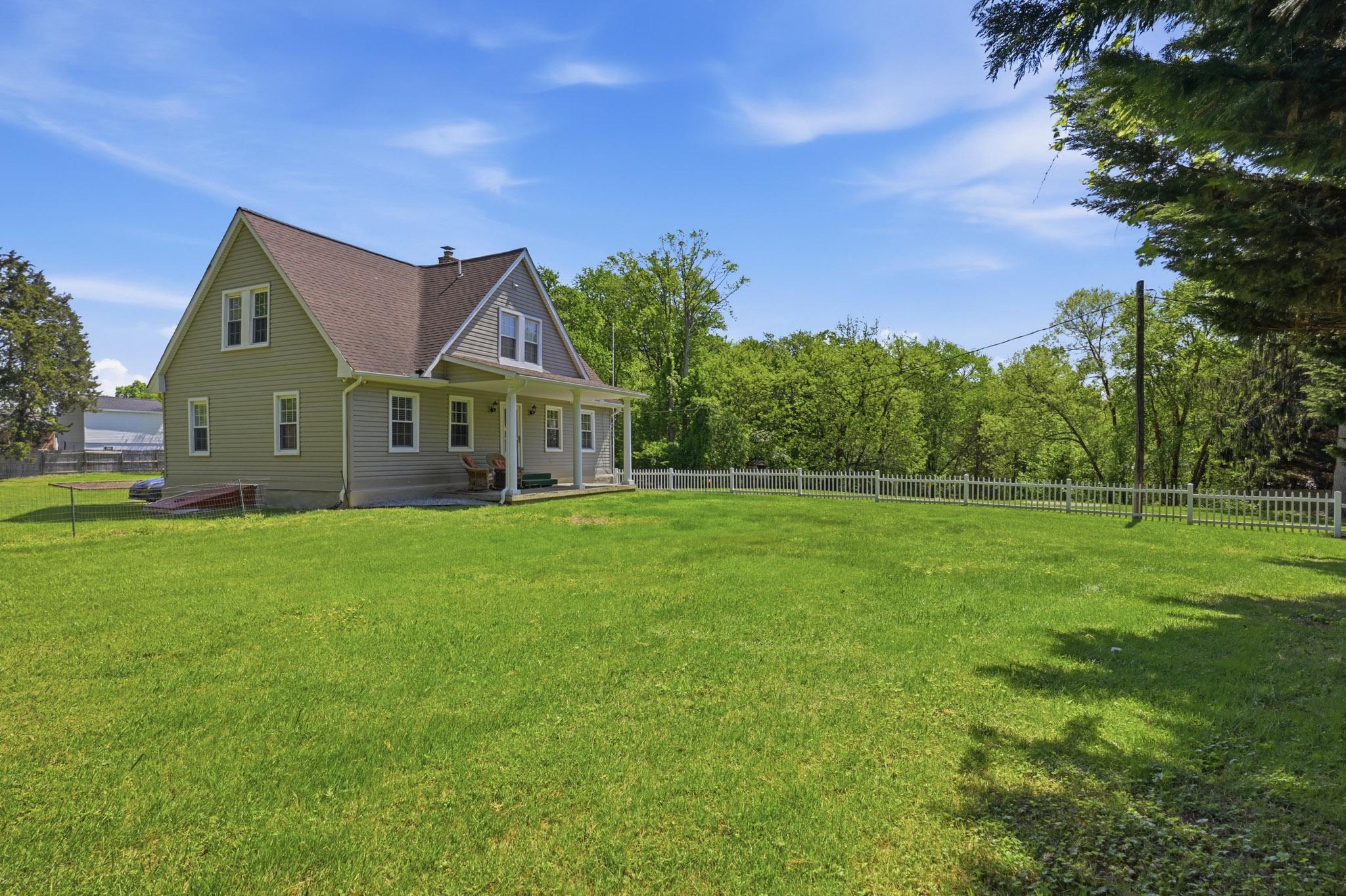 768 Salem Church Road Newark, DE 19702 - Photo 3 of 42 The big private yard of your dreams