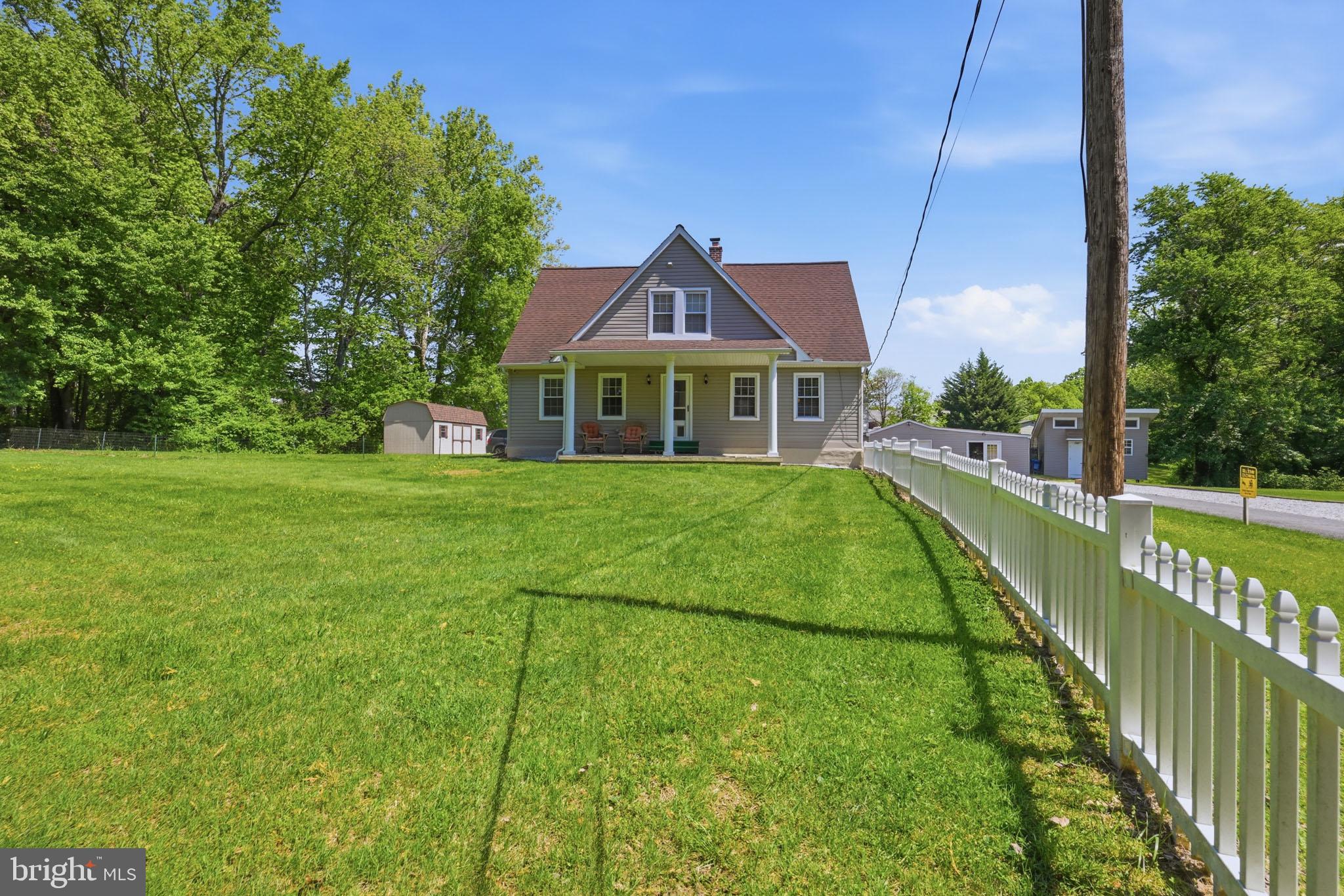 768 Salem Church Road Newark, DE 19702 - Photo 34 of 42 Charming home on lush green grounds.