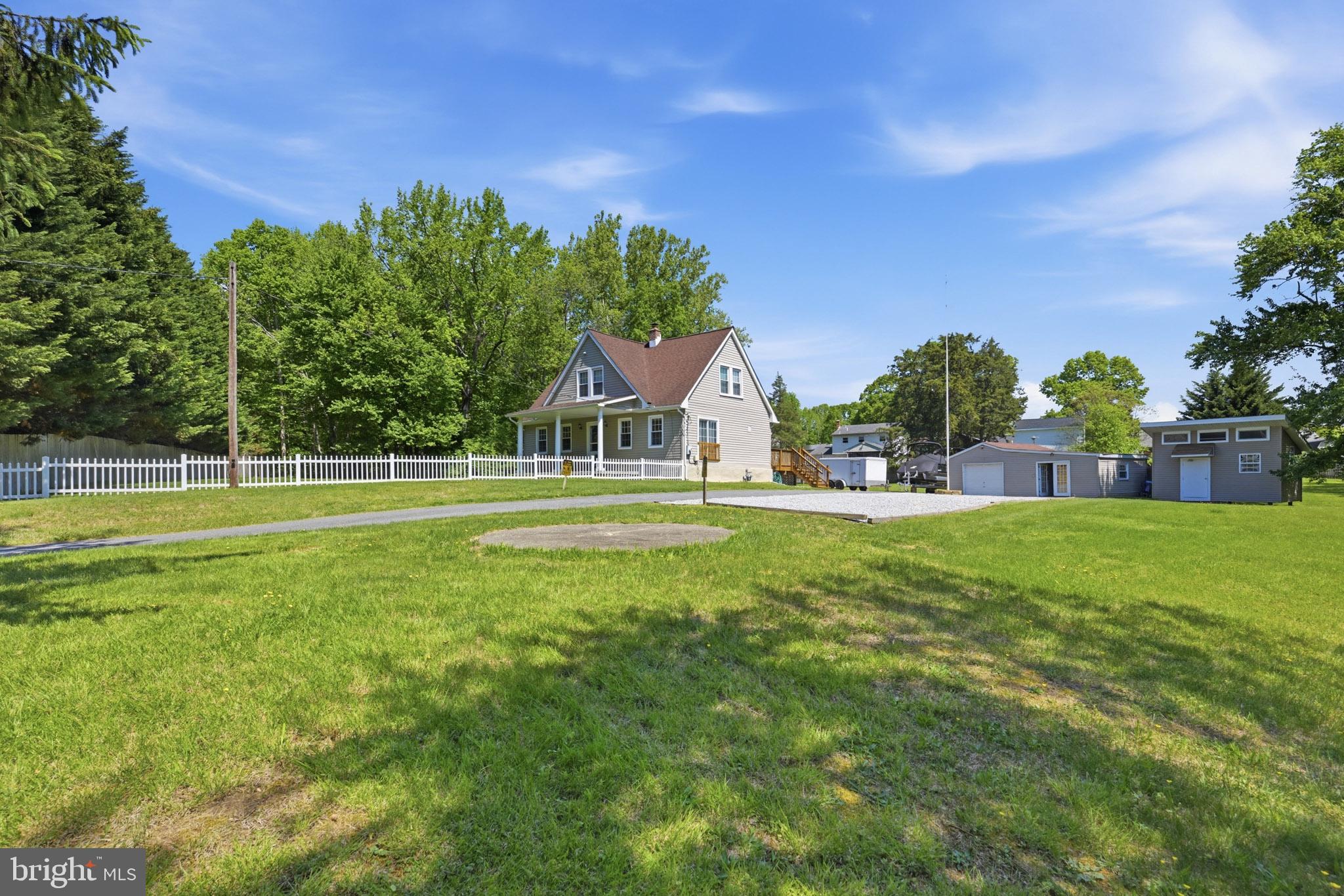 768 Salem Church Road Newark, DE 19702 - Photo 39 of 42 Charming home on spacious green lot.