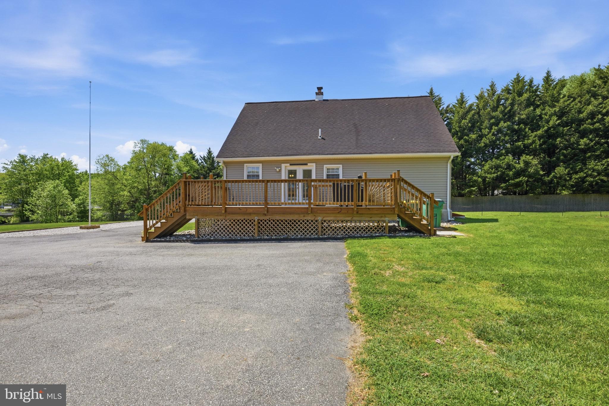 768 Salem Church Road Newark, DE 19702 - Photo 42 of 42 Charming home with inviting deck.