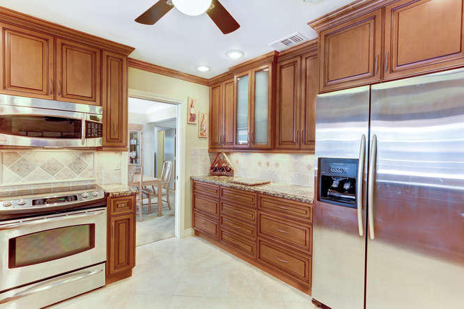 644 Northwest 9th Court Boca Raton, FL 33486 - Photo 8 of 25 644 NW 9th Ct Boca Raton FL-small-008-6-