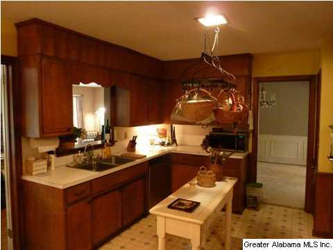 3249 Tyrol Road Vestavia Hills, AL 35216 - Photo 8 of 32