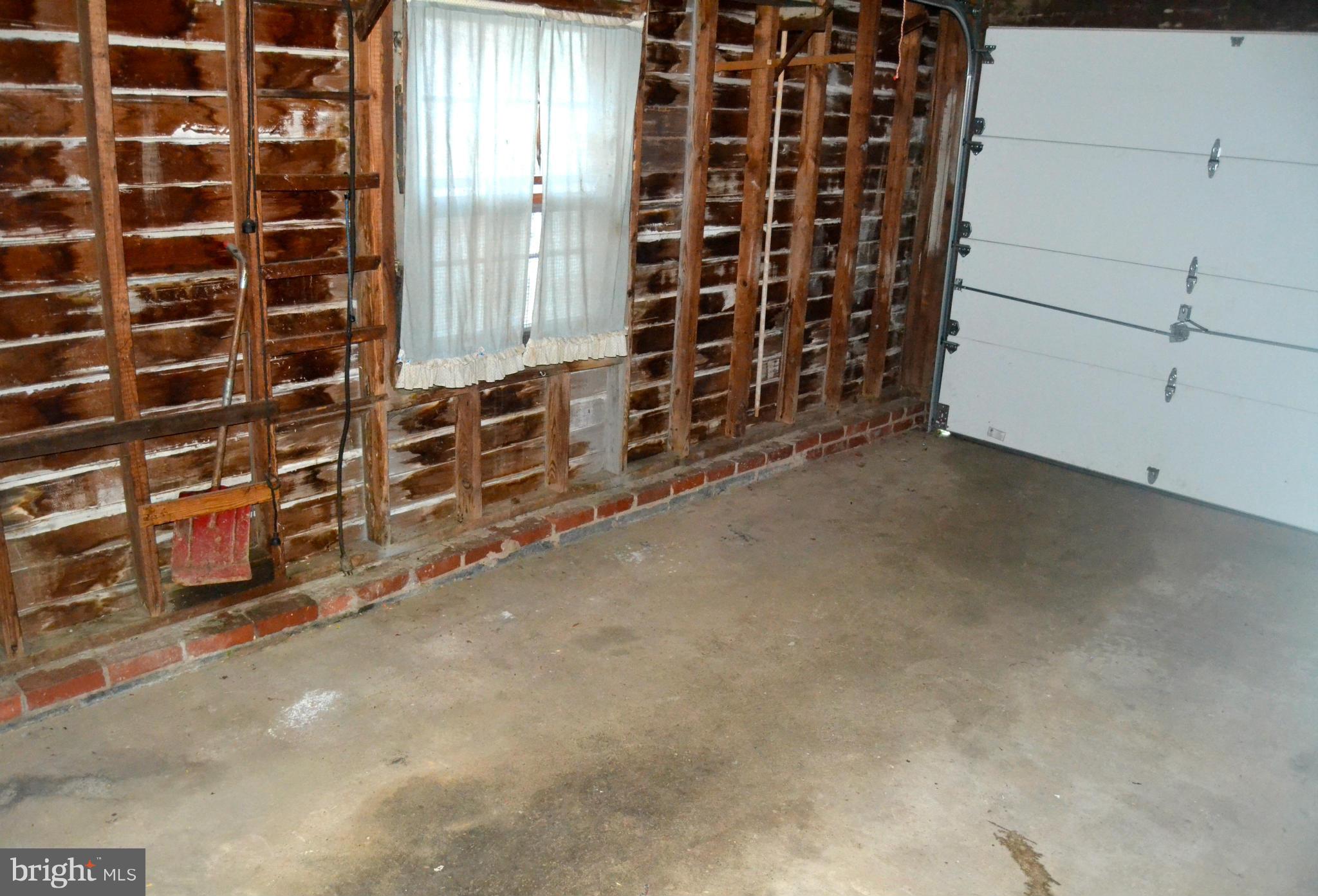 6919 Fairfax Road Bethesda, MD 20814 - Photo 15 of 17 One-car garage