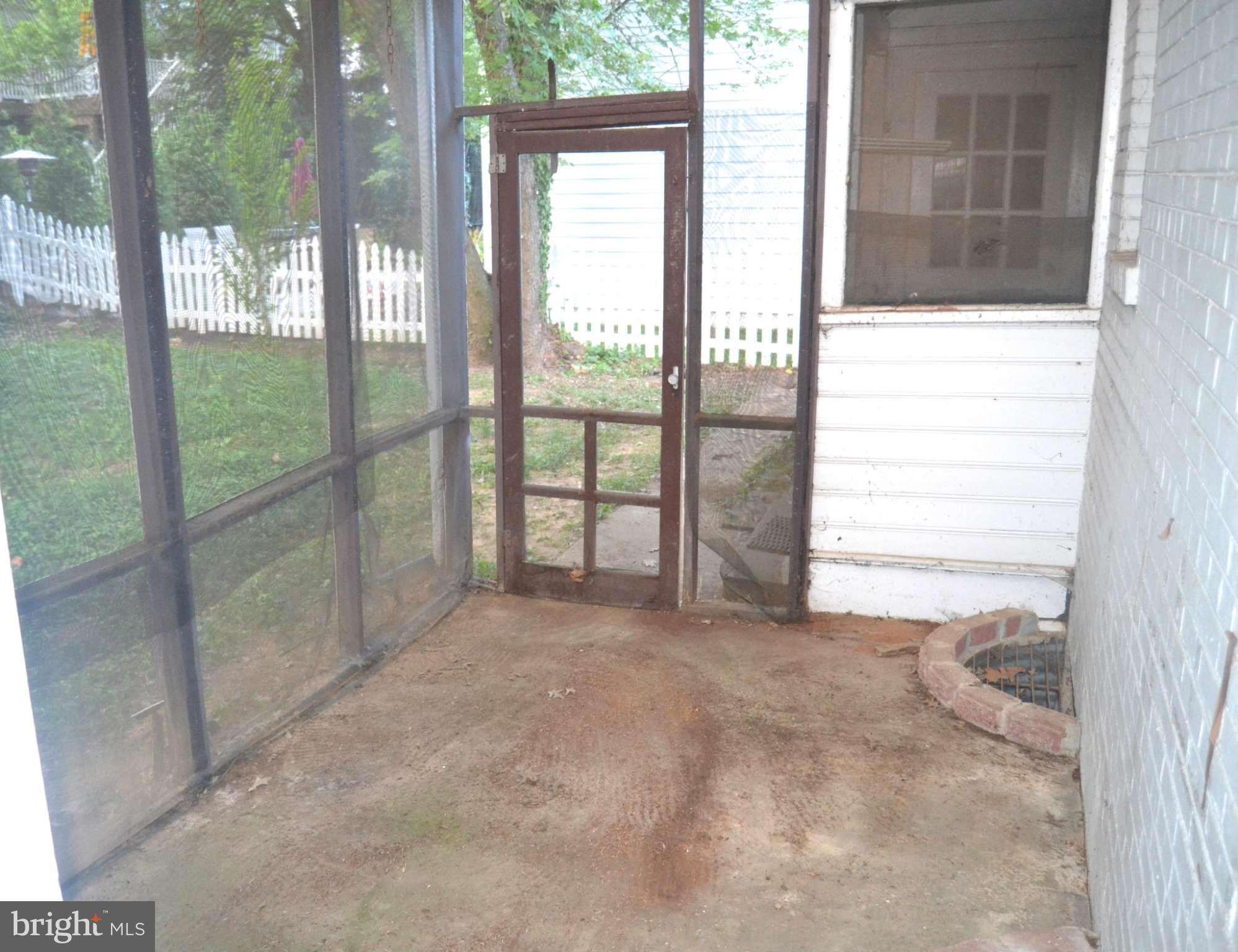 6919 Fairfax Road Bethesda, MD 20814 - Photo 16 of 17 Screen Porch
