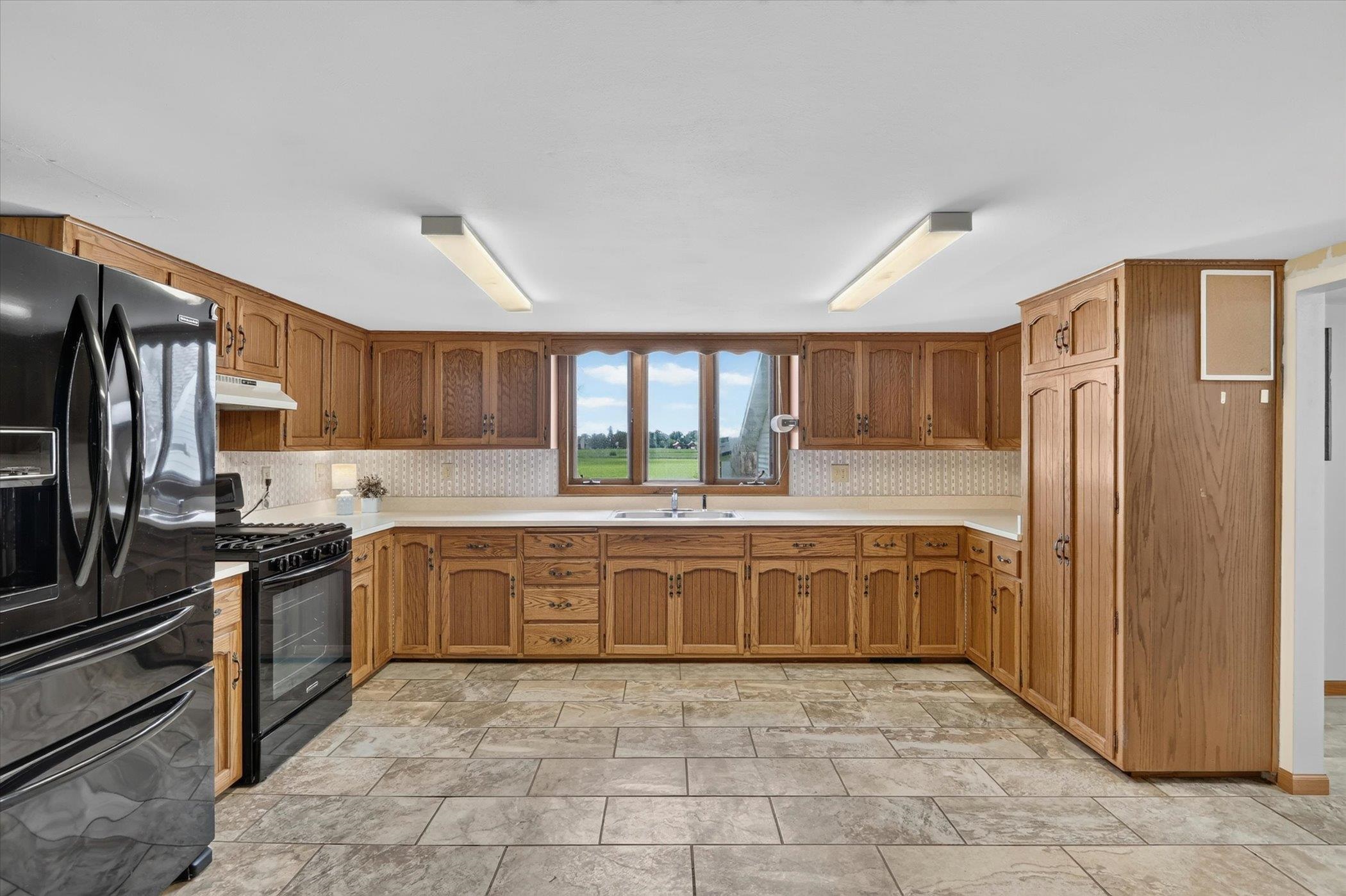 1270 Hillside Road Edgerton, WI 53534 - Photo 14 of 74