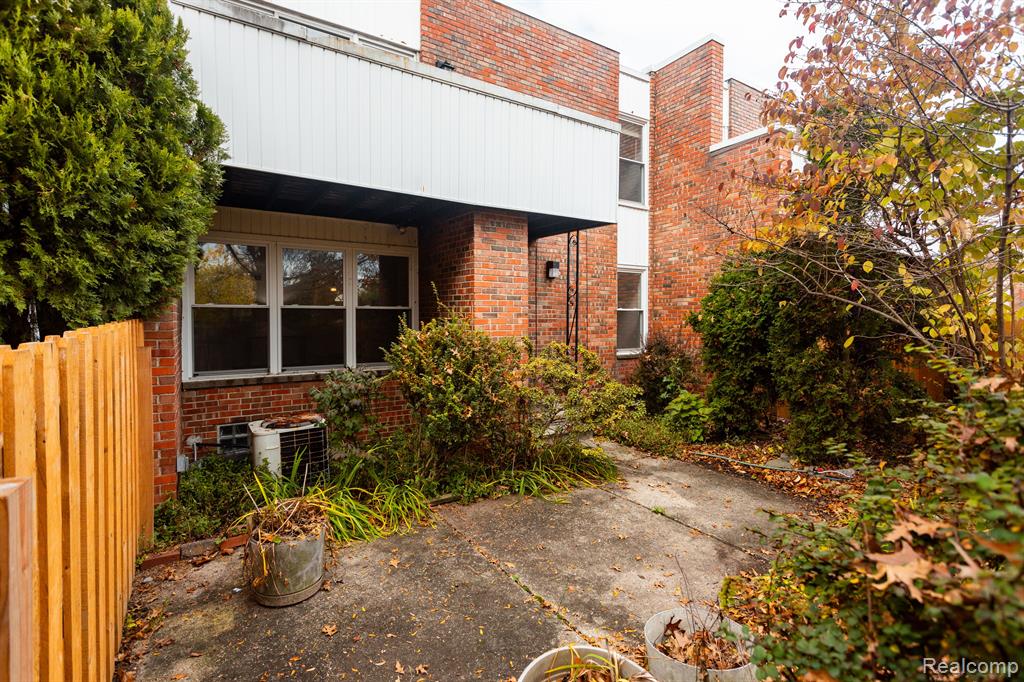 1973 Hyde Park Road Detroit, MI 48207 - Photo 27 of 28