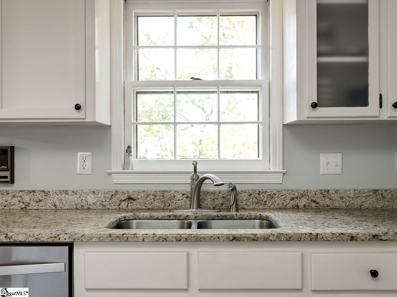 137 Crosswinds Street Greer, SC 29650 - Photo 12 of 36 Gallery Image 12