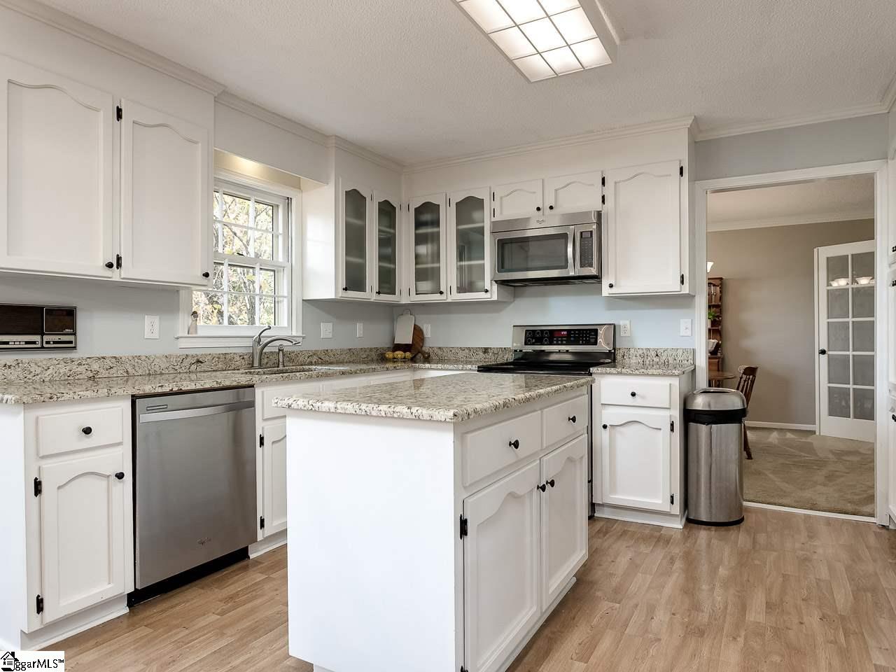 137 Crosswinds Street Greer, SC 29650 - Photo 10 of 36 Gallery Image 10