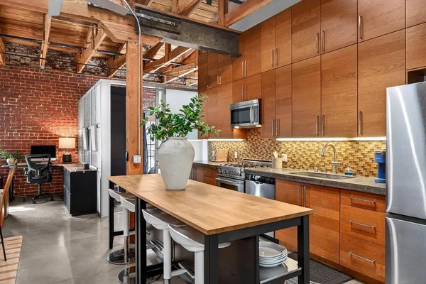 $570,900 | 1725 14th Street, Unit 202, Sacramento, CA 95811