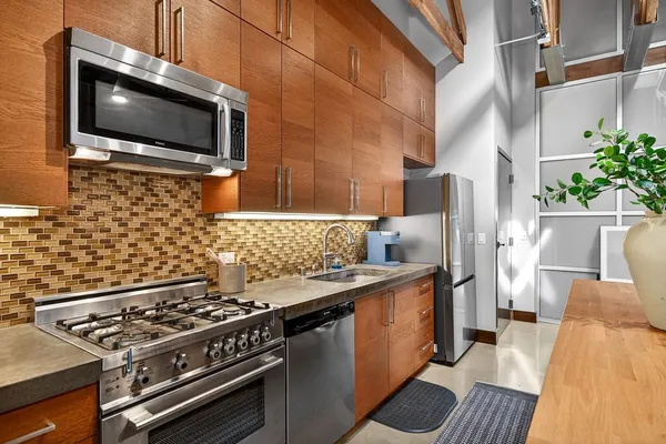 $570,900 | 1725 14th Street, Unit 202, Sacramento, CA 95811