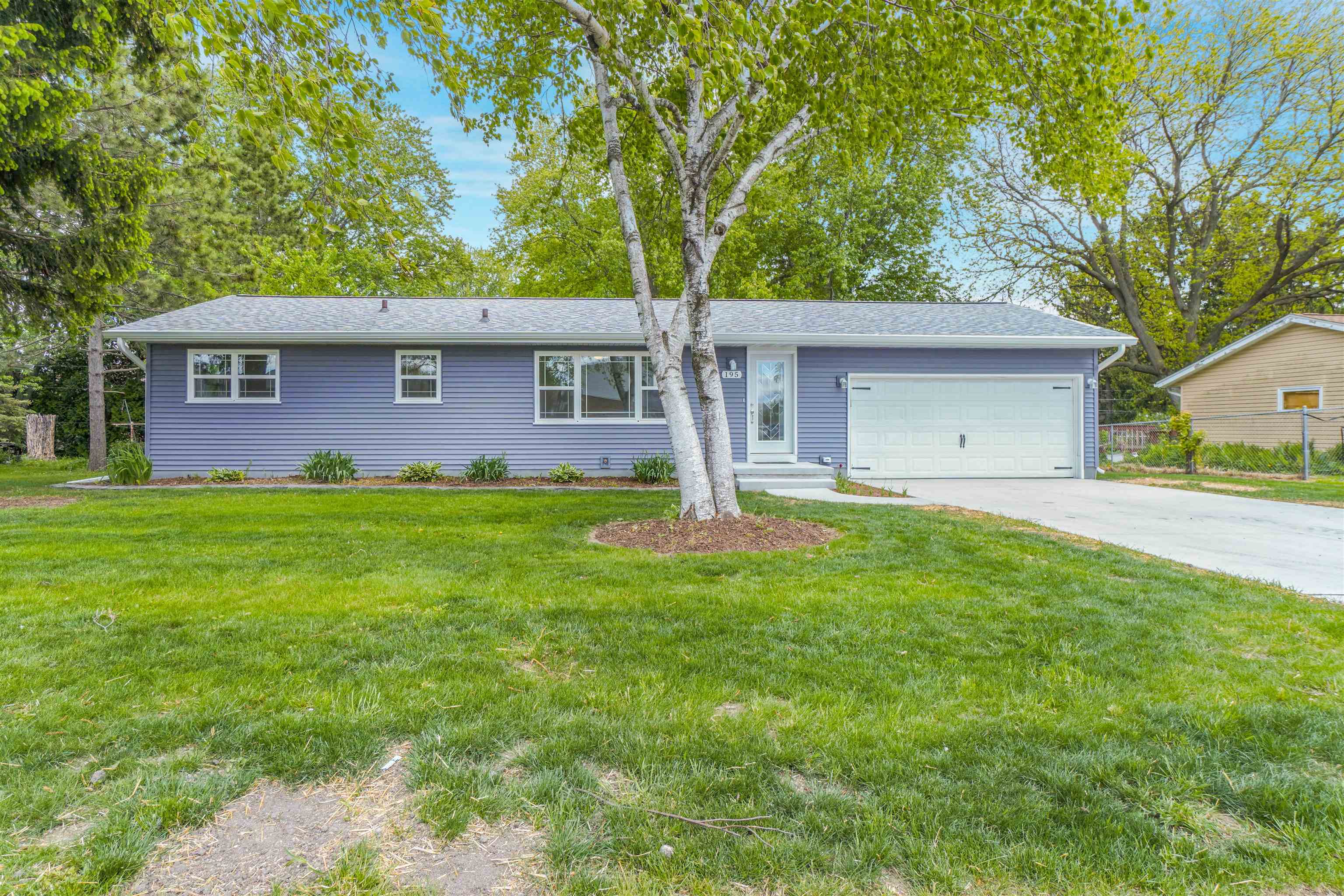 195 Amber Trail Sun Prairie, WI 53590 - Photo 3 of 36