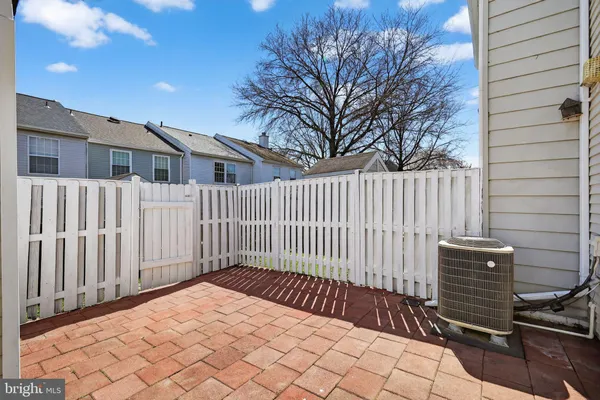 $2,850 | 6118 Bristol Way, Alexandria, VA 22310