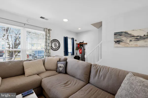 $2,850 | 6118 Bristol Way, Alexandria, VA 22310