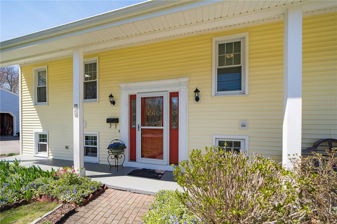 62 Linden Road Barrington, RI 02806 - Photo 3 of 42